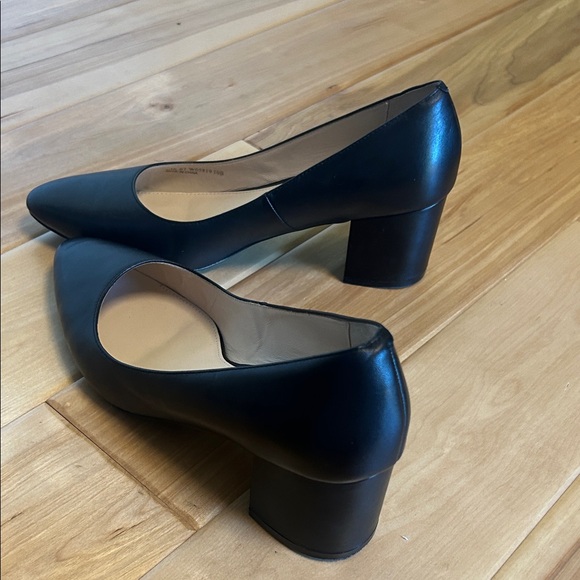 Cole Haan Black Leather Heels chunky heel 
Quiet luxury Holiday wedding - Picture 4 of 9